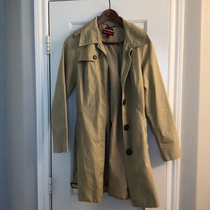 Water repellent women’s trench coat